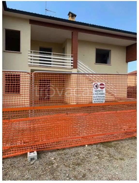 appartamento in vendita a Vergiate in zona Cimbro