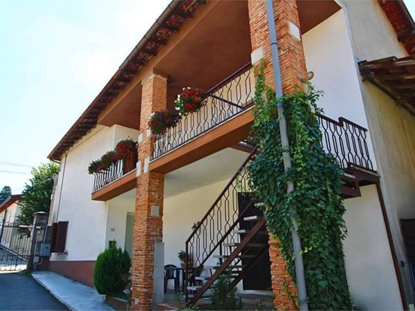 appartamento in vendita a Vergiate in zona Corgeno