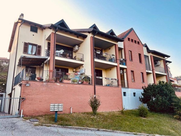 appartamento in vendita a Vergiate in zona Corgeno