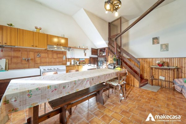 appartamento in vendita a Vergiate in zona Corgeno