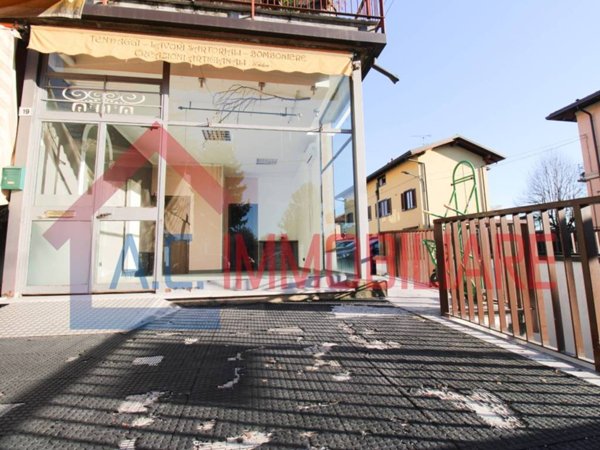 negozio in vendita a Vergiate