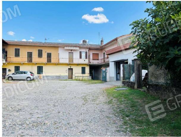 casa indipendente in vendita a Vergiate