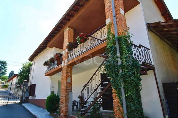 appartamento in vendita a Vergiate in zona Corgeno