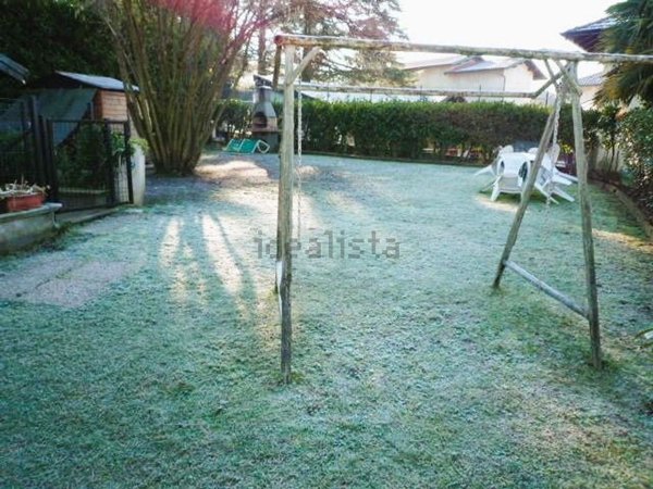 appartamento in vendita a Vergiate in zona Corgeno