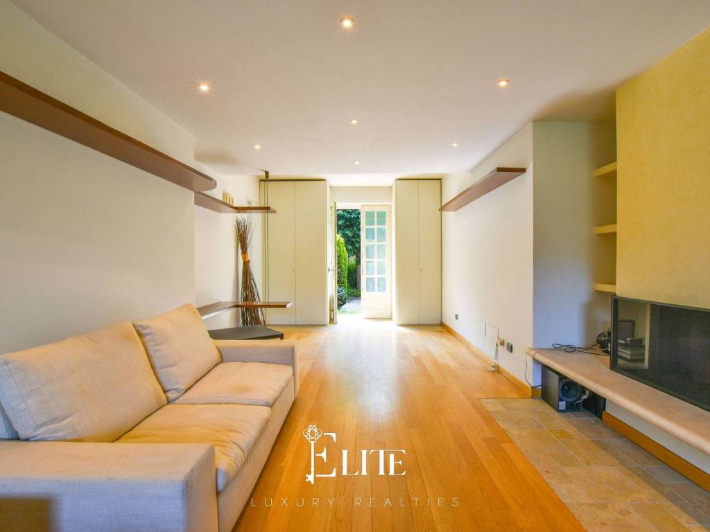 appartamento in vendita a Vergiate in zona Corgeno