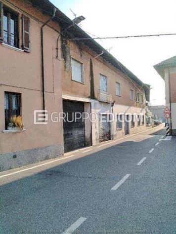 negozio in vendita a Vergiate in zona Corgeno