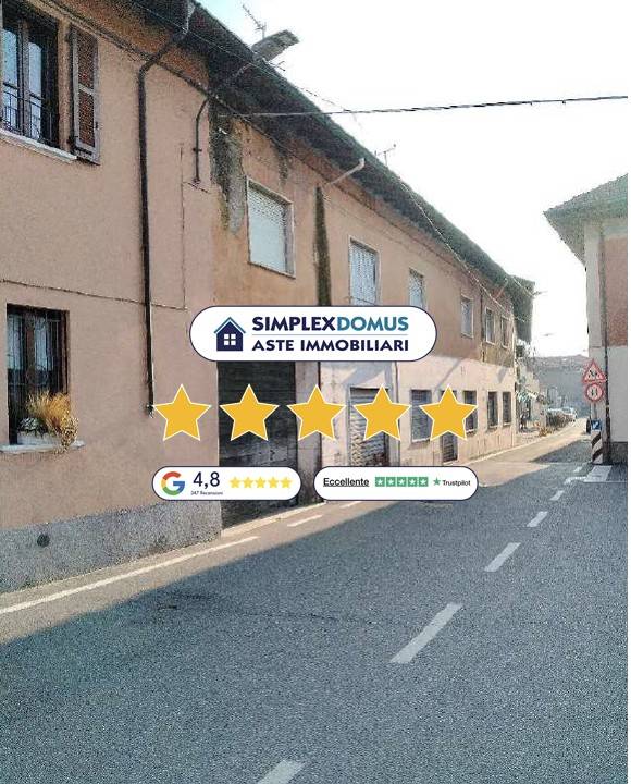 casa indipendente in vendita a Vergiate in zona Corgeno