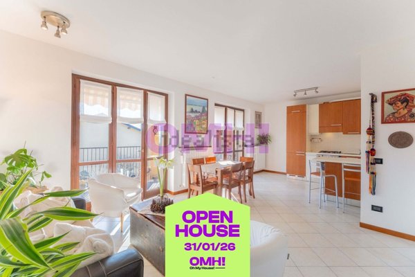 appartamento in vendita a Vergiate in zona Corgeno