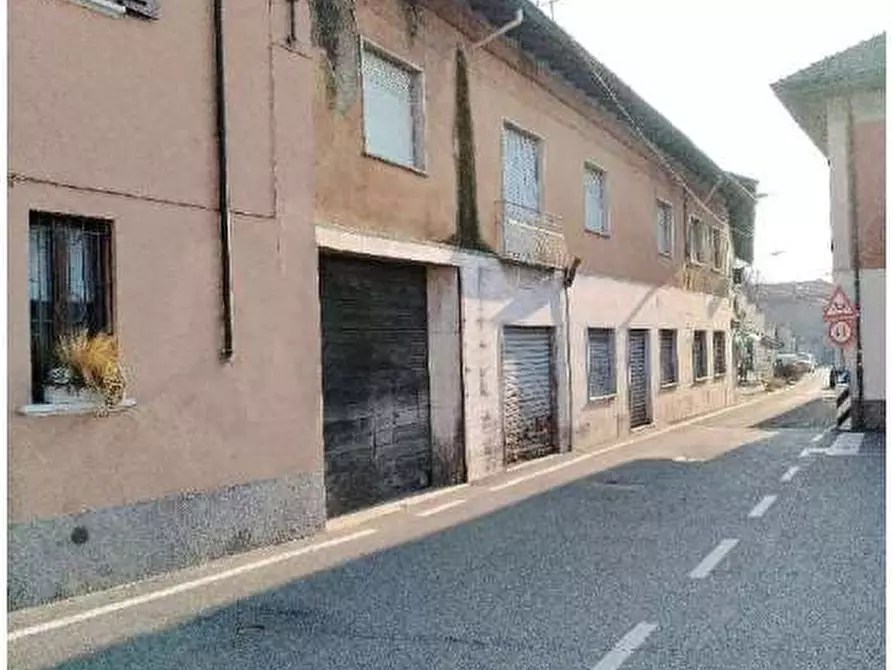 casa indipendente in vendita a Vergiate in zona Corgeno