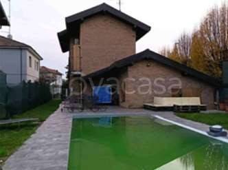 casa indipendente in vendita a Vergiate
