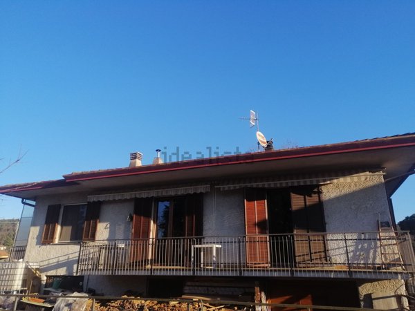 casa indipendente in vendita a Vergiate