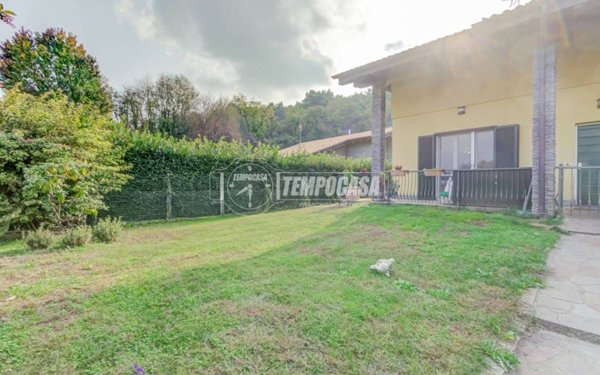 casa indipendente in vendita a Vergiate