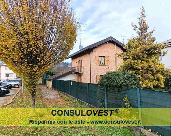 casa indipendente in vendita a Vergiate