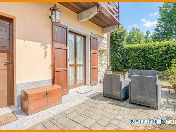 casa indipendente in vendita a Vergiate in zona Cimbro