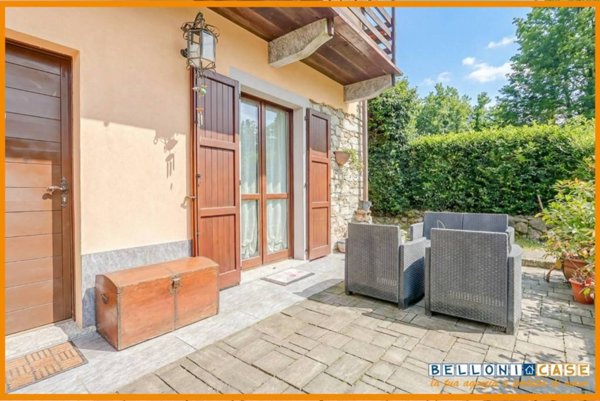 casa indipendente in vendita a Vergiate in zona Cimbro