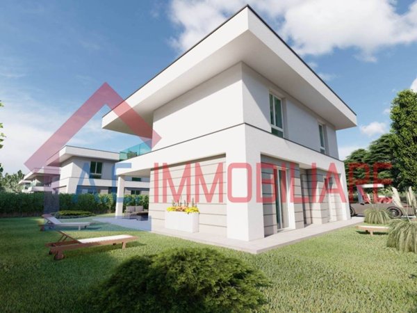 casa indipendente in vendita a Vergiate