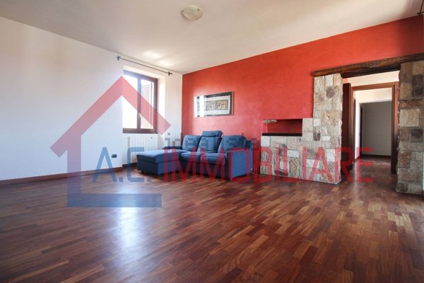 appartamento in vendita a Vergiate in zona Sesona