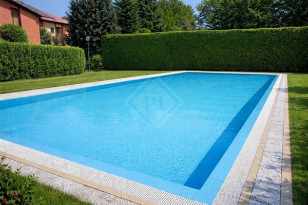 appartamento in vendita a Vergiate in zona Corgeno