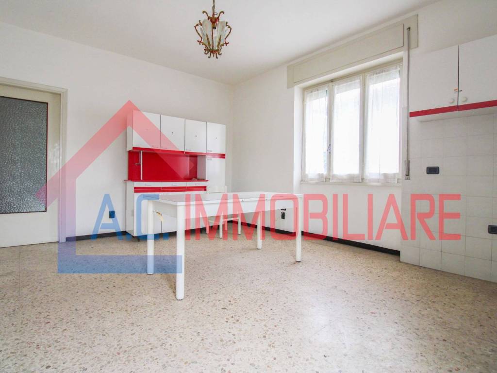 appartamento in vendita a Vergiate in zona Corgeno