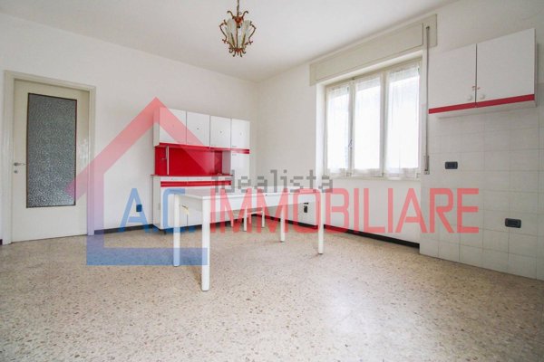 appartamento in vendita a Vergiate in zona Corgeno