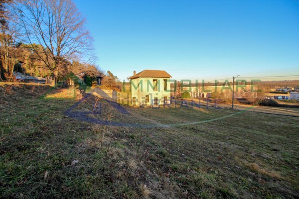 casa indipendente in vendita a Vergiate in zona Cimbro