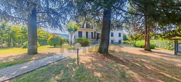 appartamento in vendita a Vergiate in zona Corgeno