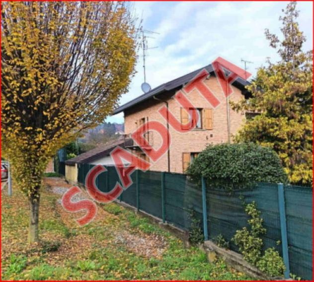 casa indipendente in vendita a Vergiate