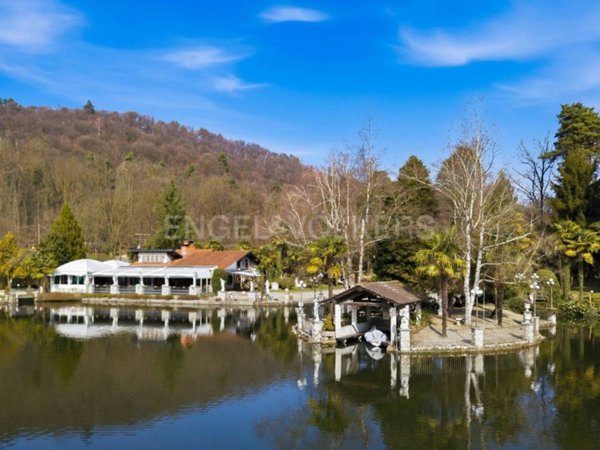 casa indipendente in vendita a Vergiate in zona Cuirone