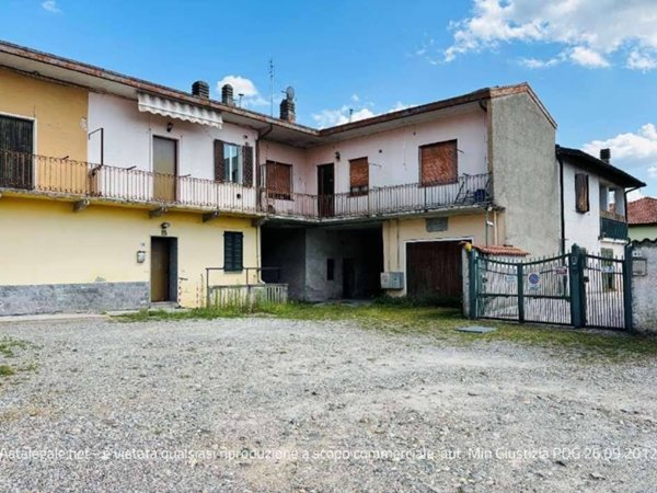 casa indipendente in vendita a Vergiate