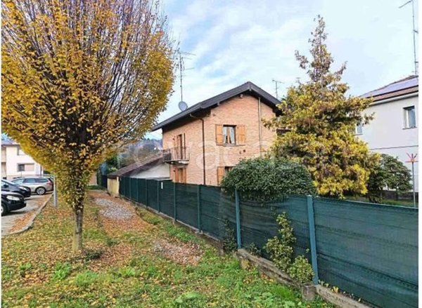 casa indipendente in vendita a Vergiate