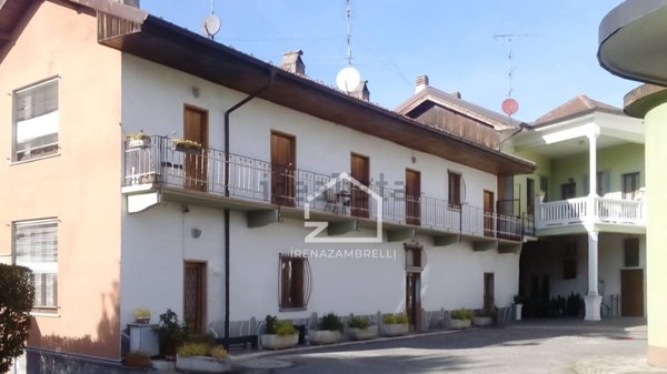 casa indipendente in vendita a Vergiate