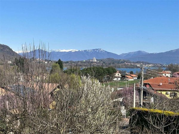 terreno edificabile in vendita a Vergiate in zona Corgeno
