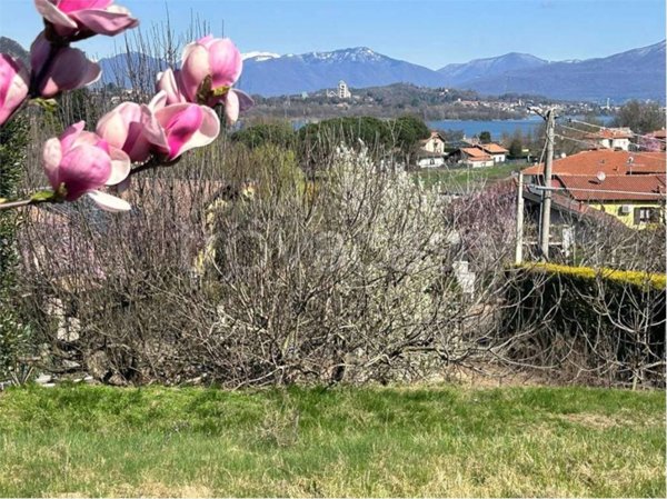 terreno edificabile in vendita a Vergiate in zona Corgeno