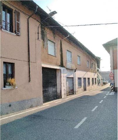casa indipendente in vendita a Vergiate in zona Corgeno