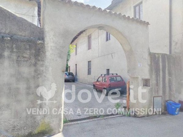 appartamento in vendita a Vergiate in zona Corgeno