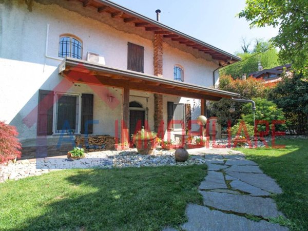 casa indipendente in vendita a Vergiate