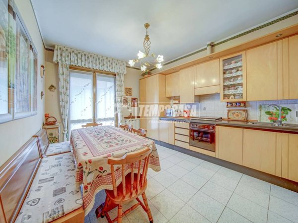 casa indipendente in vendita a Vergiate