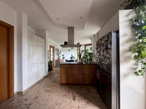 casa indipendente in vendita a Vergiate