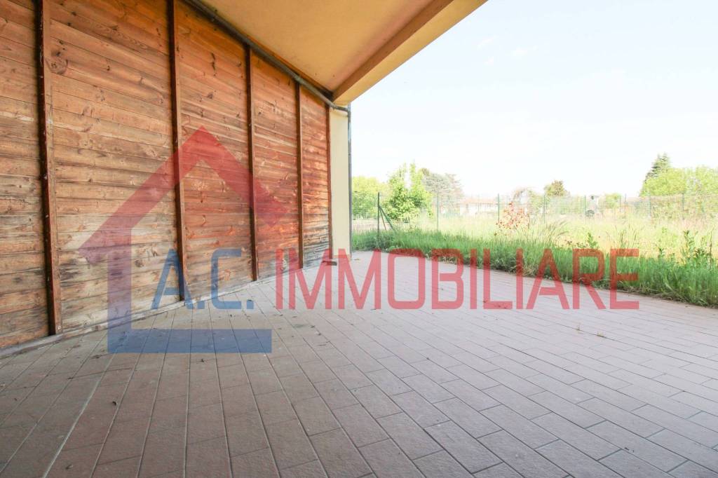appartamento in vendita a Vergiate in zona Cimbro