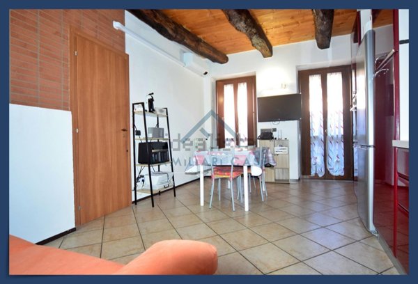 appartamento in vendita a Vergiate in zona Sesona