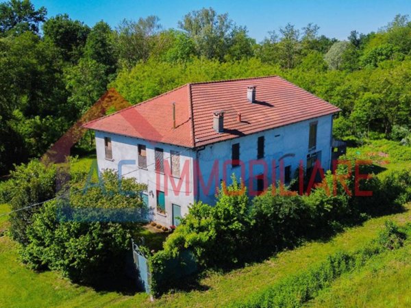 casa indipendente in vendita a Vergiate