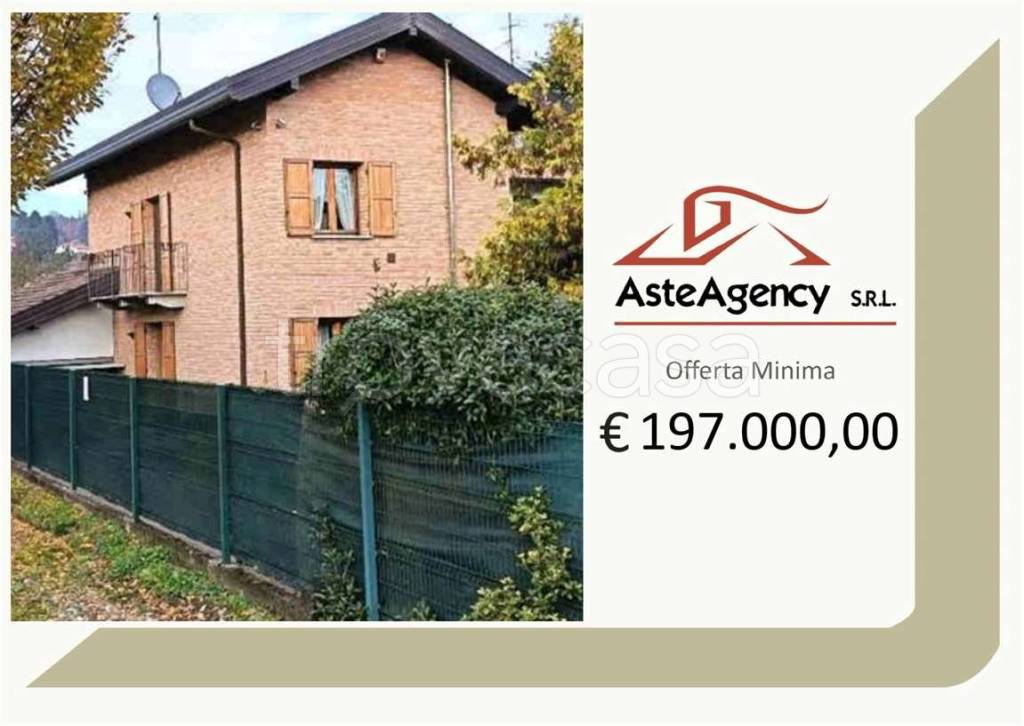 casa indipendente in vendita a Vergiate