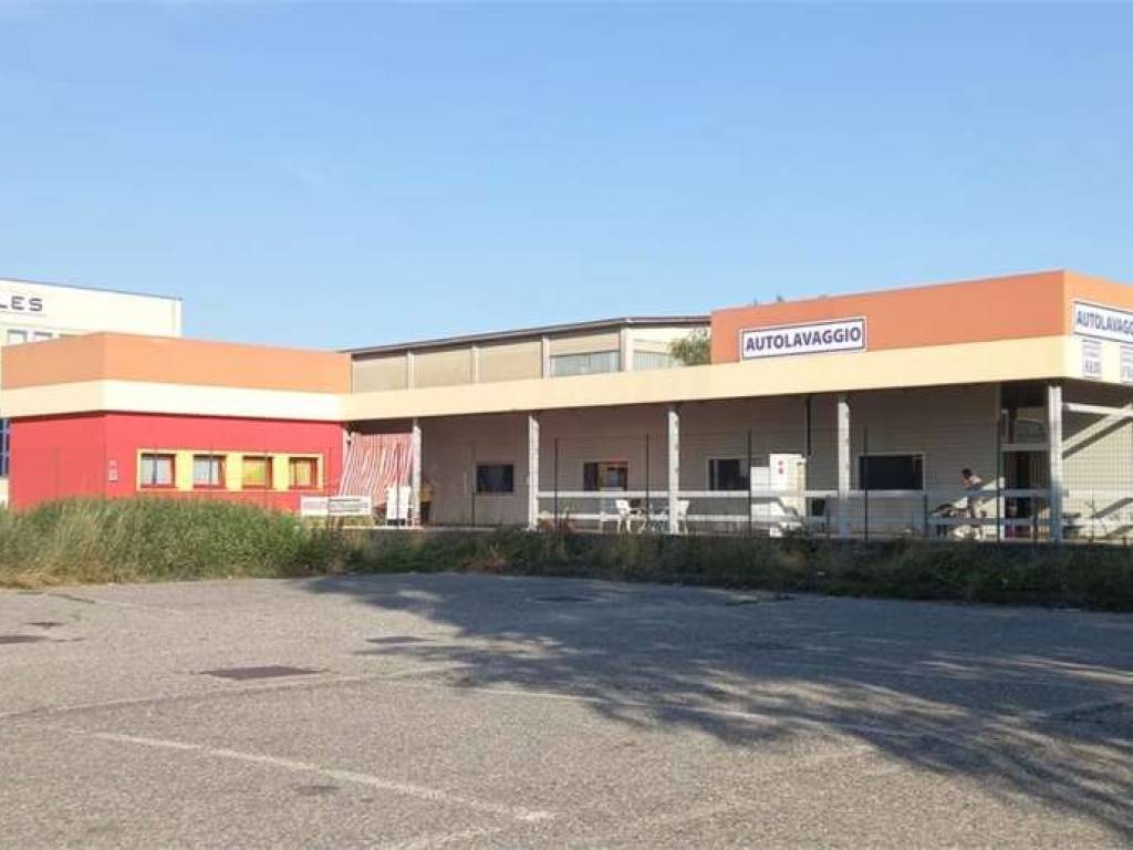negozio in vendita a Vergiate