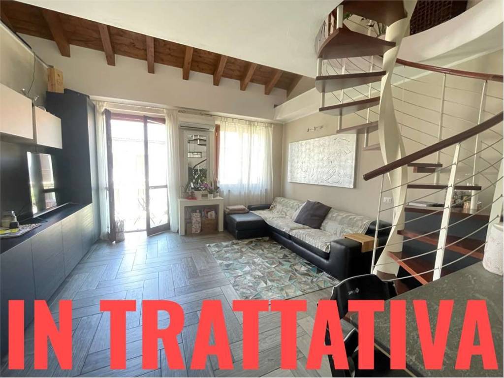 appartamento in vendita a Vergiate in zona Corgeno