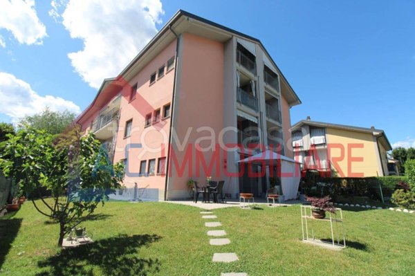 appartamento in vendita a Vergiate in zona Sesona