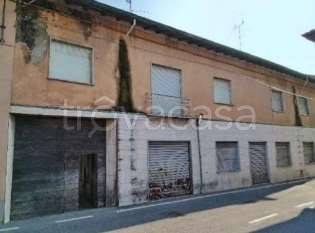 appartamento in vendita a Vergiate in zona Corgeno