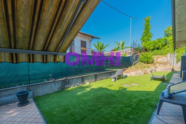 appartamento in vendita a Vergiate in zona Sesona