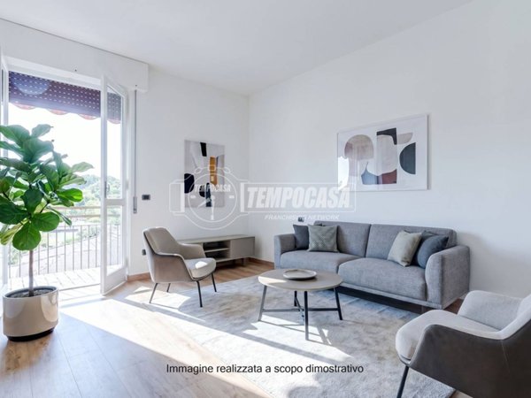 appartamento in vendita a Vergiate in zona Sesona