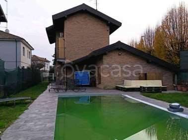 casa indipendente in vendita a Vergiate