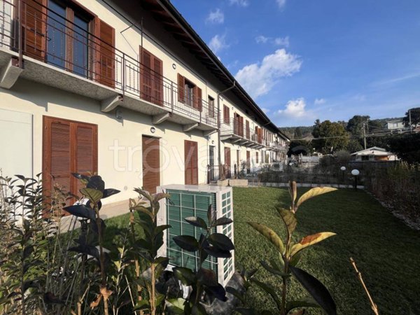 appartamento in vendita a Vergiate in zona Corgeno